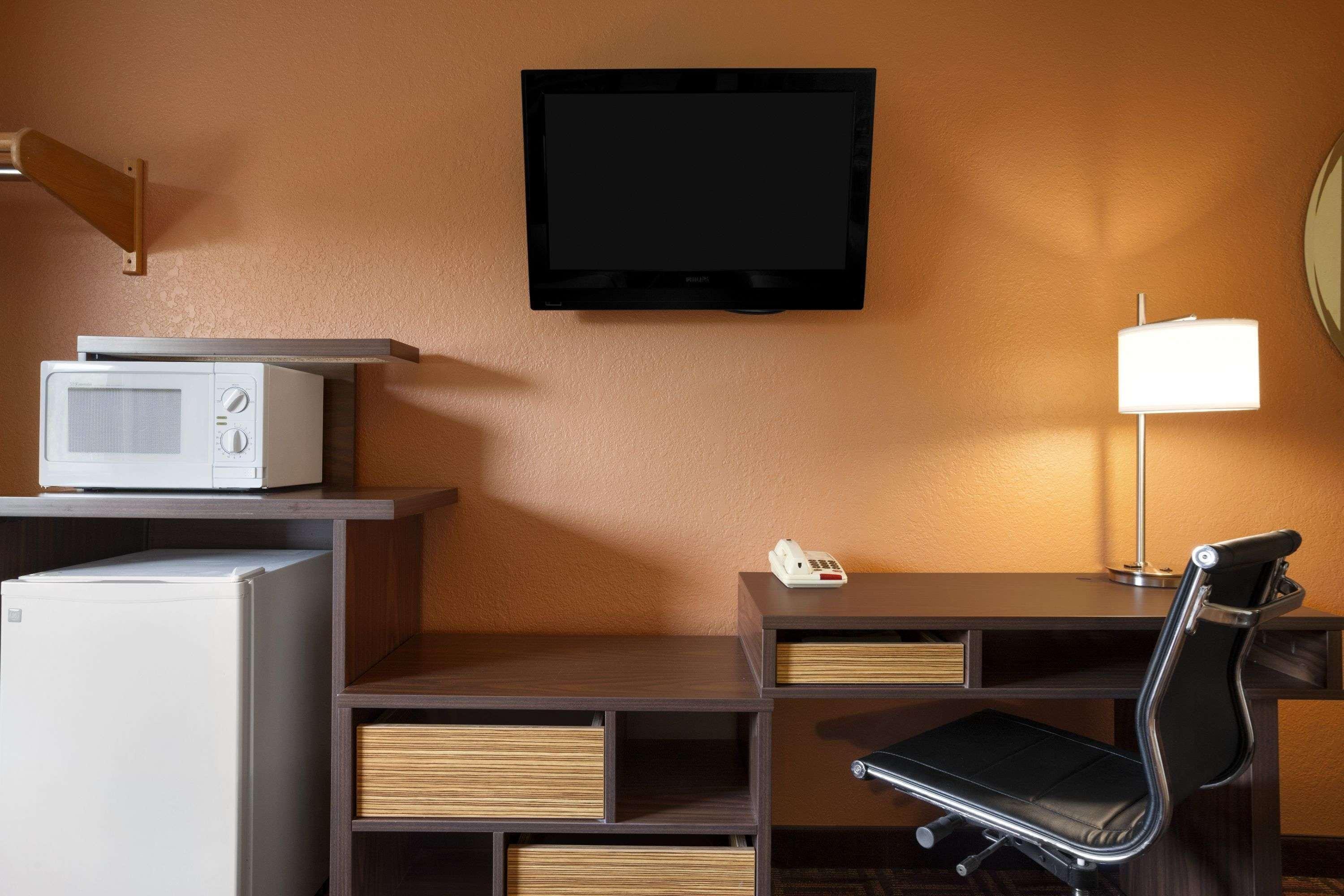 Super 8 By Wyndham Fairview Heights-St. Louis Motel Bagian luar foto